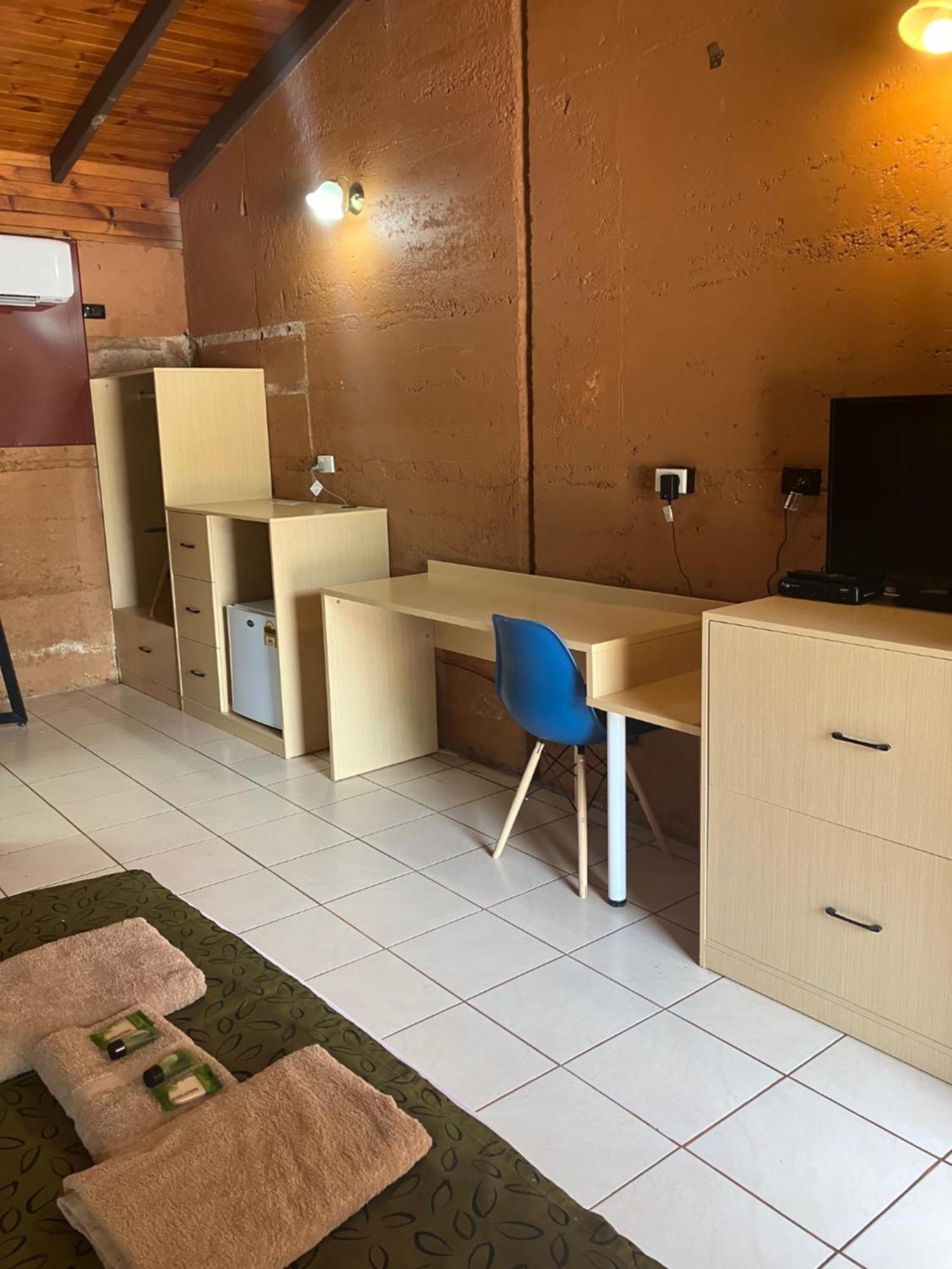 Territory Manor Motel & Caravan Park Mataranka Phòng bức ảnh